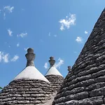 Trulli Sotto La Cupa 公寓