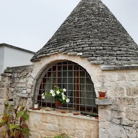 Trulli Sotto La Cupa Daire