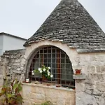 Trulli Sotto La Cupa Daire