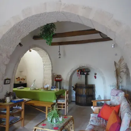 Trulli Sotto La Cupa