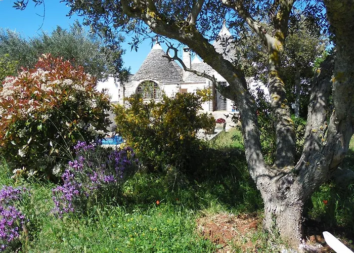 Trulli Sotto La Cupa